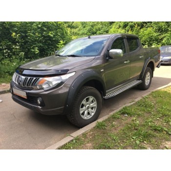 Дефлекторы капота для Mitsubishi L200  2015