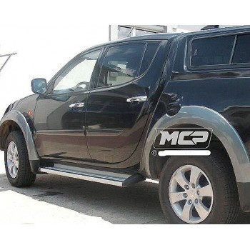 Молдинги на двери MITSUBISHI  L200 2006+