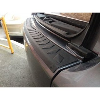 Пластиковая  накладка на задний бампер MITSUBISHI OUTLANDER XL