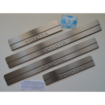 Накладки из нержавеющей стали на внутренние пороги TOYOTA RAV4   2013