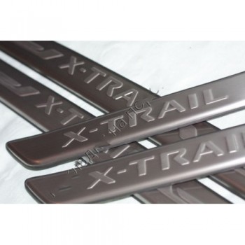 Накладки из нержавеющей стали на пороги в салон NISSAN X-TRAIL 2007
