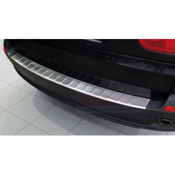 Декоративная накладка на задний бампер BMW X5  E70